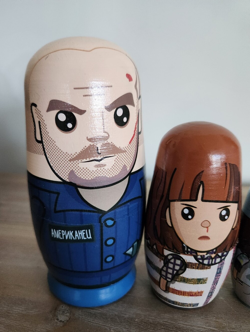 📺 Stranger Things Wooden Nesting Dolls Set | Hawkins Crew Collectible Netflix - Picture 2 of 11